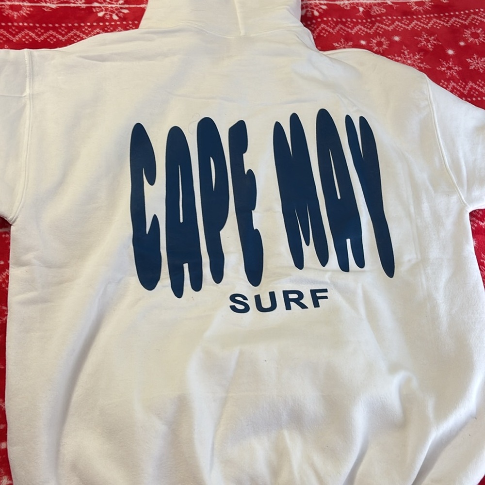 Selling Gildan Cape May hoodie it’s a medium and color is white